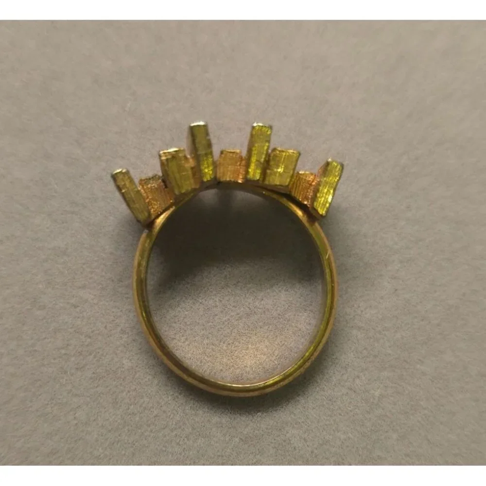 Vintage Gold-Tone Architectural Ring With Black Stone Accents Size 5-1/2 - Picture 2 of 4